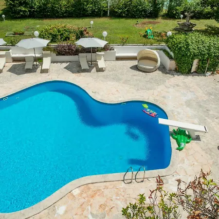 Homestay szállás Trullo Matthias Heated Pool *