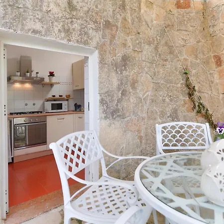 Homestay szállás Trullo Matthias Heated Pool
